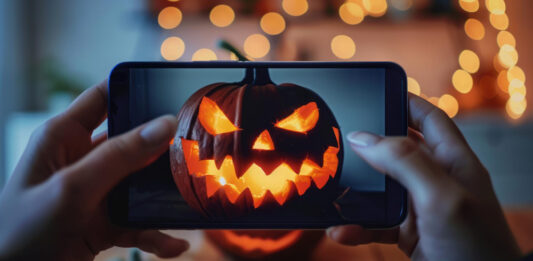 Crea video di Halloween con le foto degli amici
