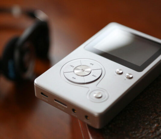 Mp32flv: converti mp3 in video e caricali su YouTube e Facebook in un click Mp32flv: converti mp3 in video e caricali su YouTube e Facebook in un click