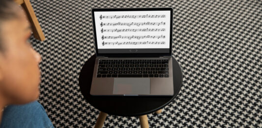 Midi Sheet Music: da basi midi a spartiti musicali Midi Sheet Music: da basi midi a spartiti musicali