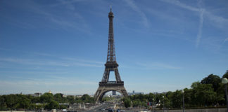 Cosa vedere a Parigi in 6 giorni: diario di viaggio di una coppia di turisti Cosa vedere a Parigi in 6 giorni: Torre Eiffel