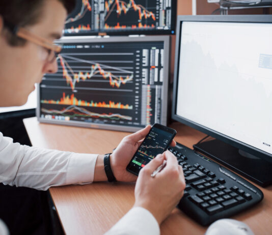 Come investire in Borsa – La guida completa agli investimenti finanziari Come investire in Borsa - La guida completa agli investimenti finanziari